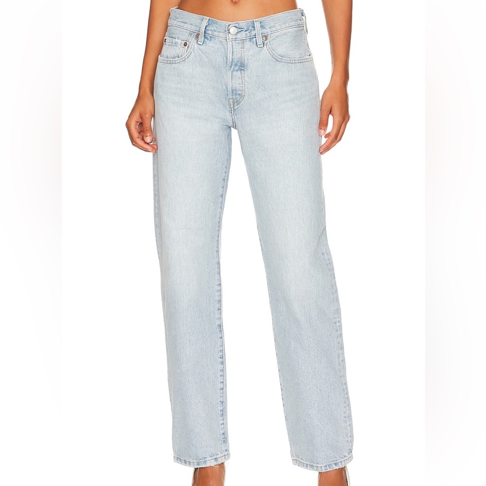 NWOT Levi’s 501 Light Wash Jean